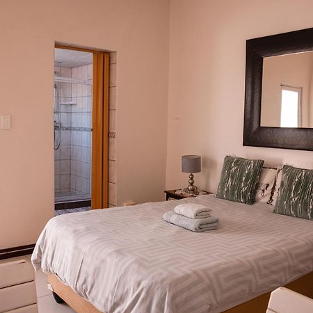 Emerald Bed&Breakfast Windhoek Esterno foto
