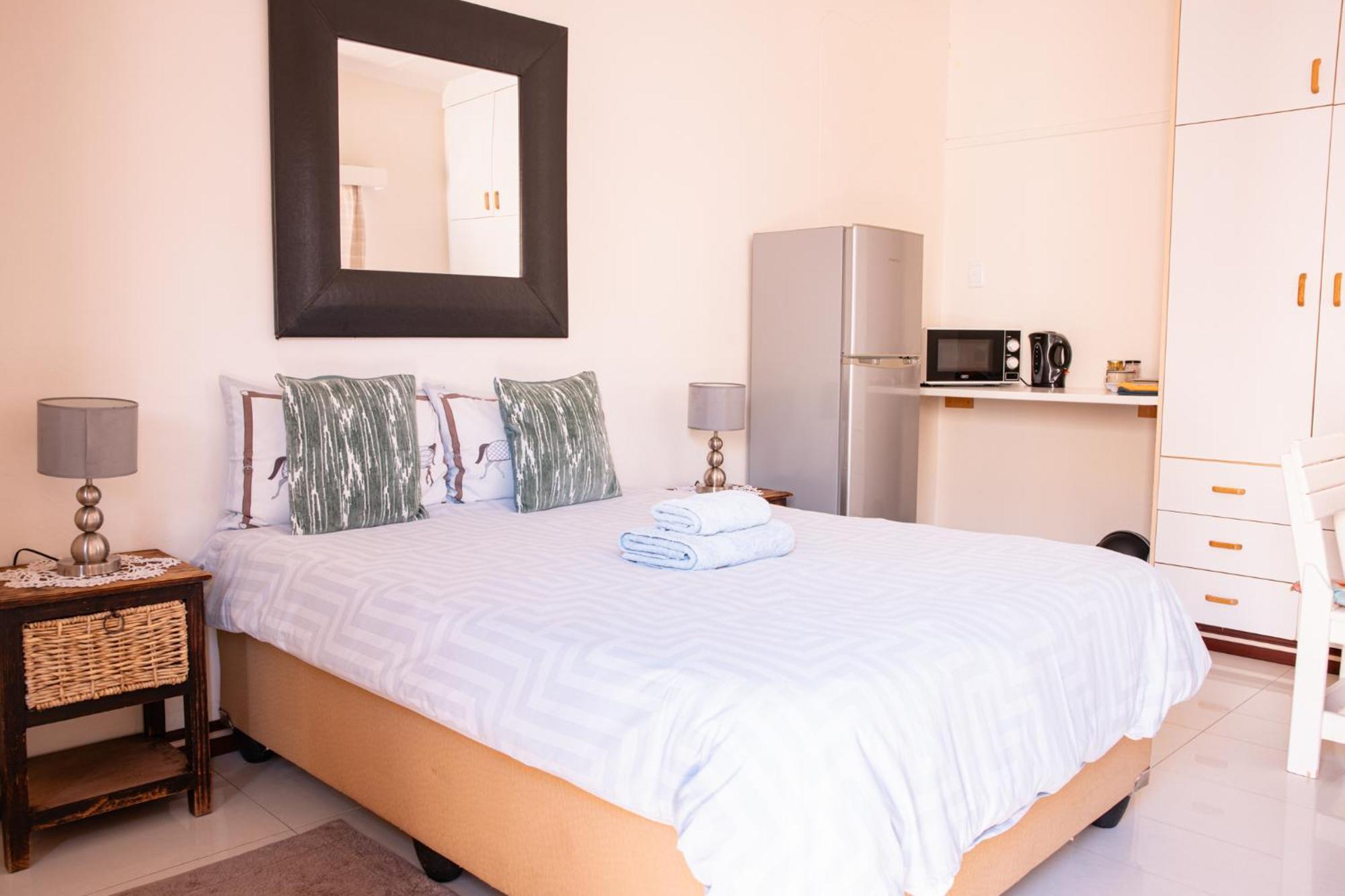 Emerald Bed&Breakfast Windhoek Esterno foto