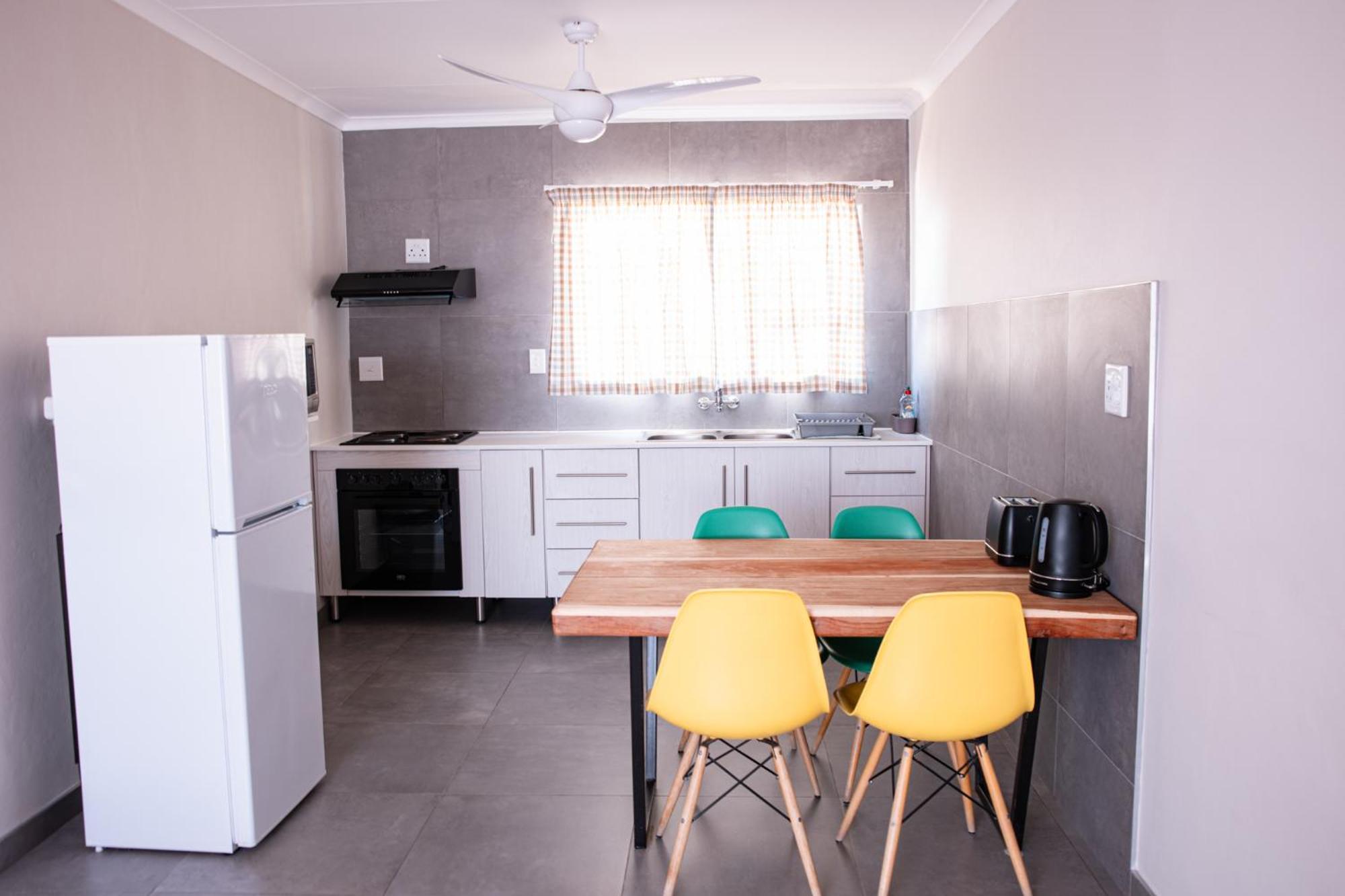 Emerald Bed&Breakfast Windhoek Esterno foto